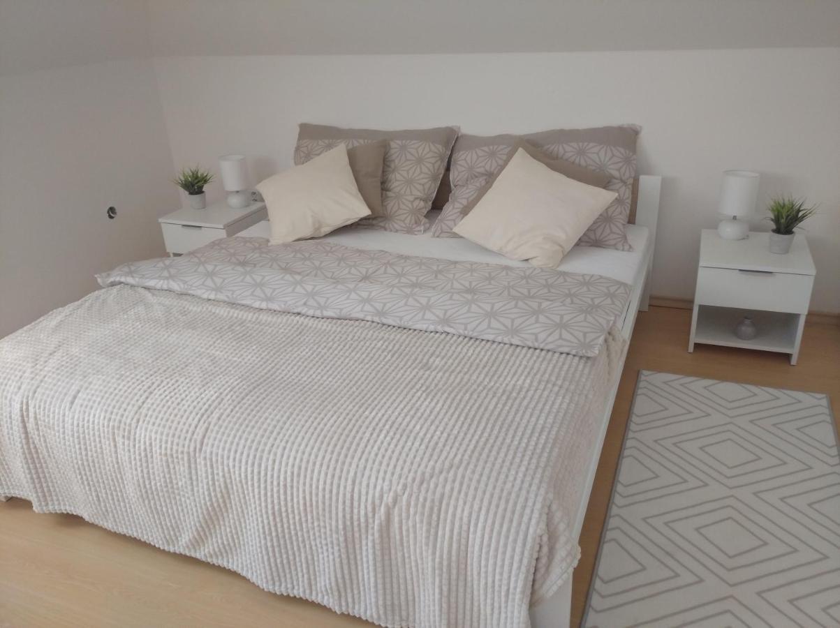 U Koupaliste Villa Mimon ภายนอก รูปภาพ